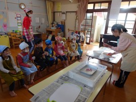 にんじんの皮むきをしたよ🥕（４歳児）